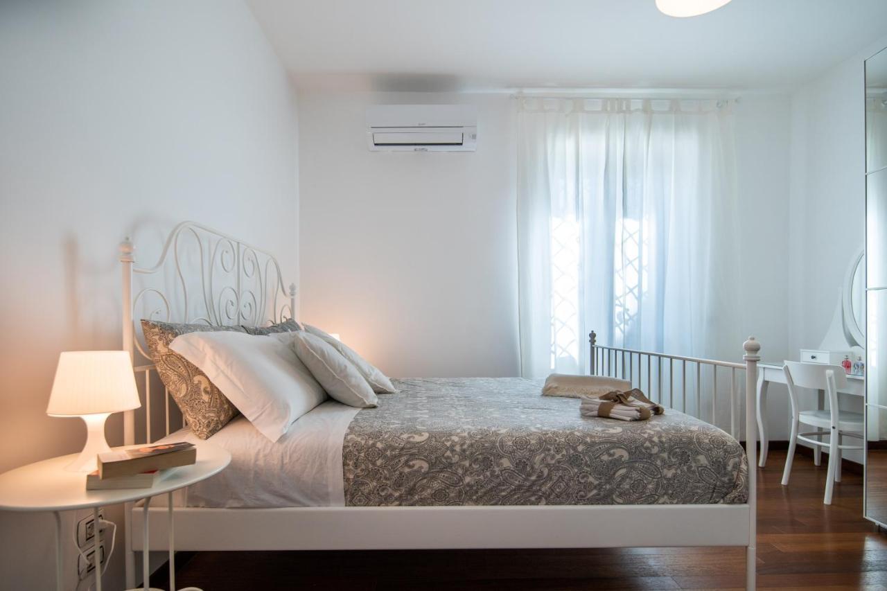Familiaris Pompei Holiday Home Luaran gambar